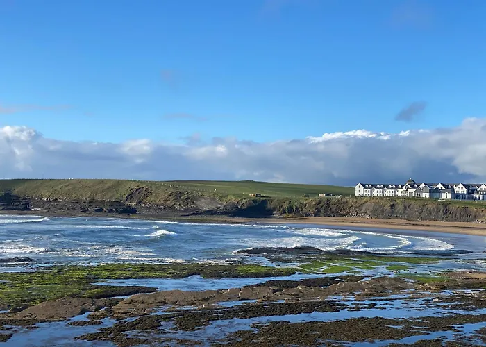 Дом отдыха Coastal Charm *